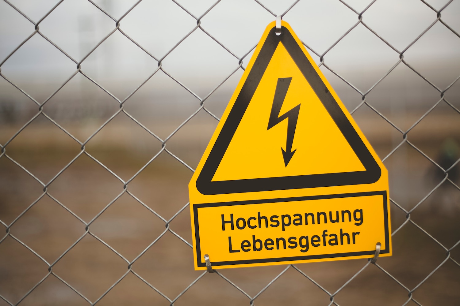 Was ist bei einem Elektrounfall zu beachten?